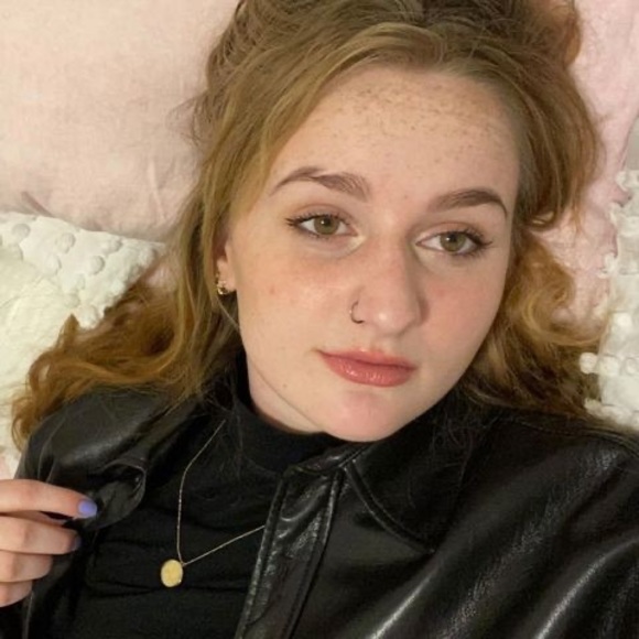 Meet your Posher, Paige - Picture 1 of 1